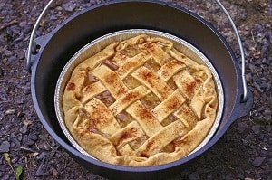 dutch-oven-apple-pie