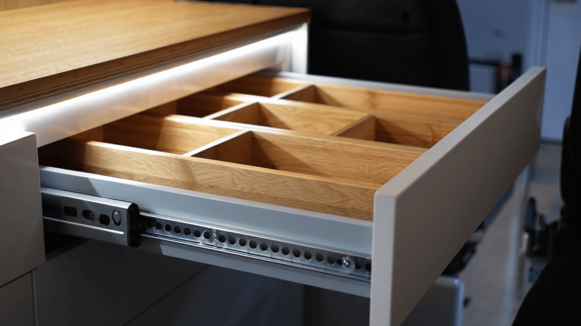 Slides__Drawers